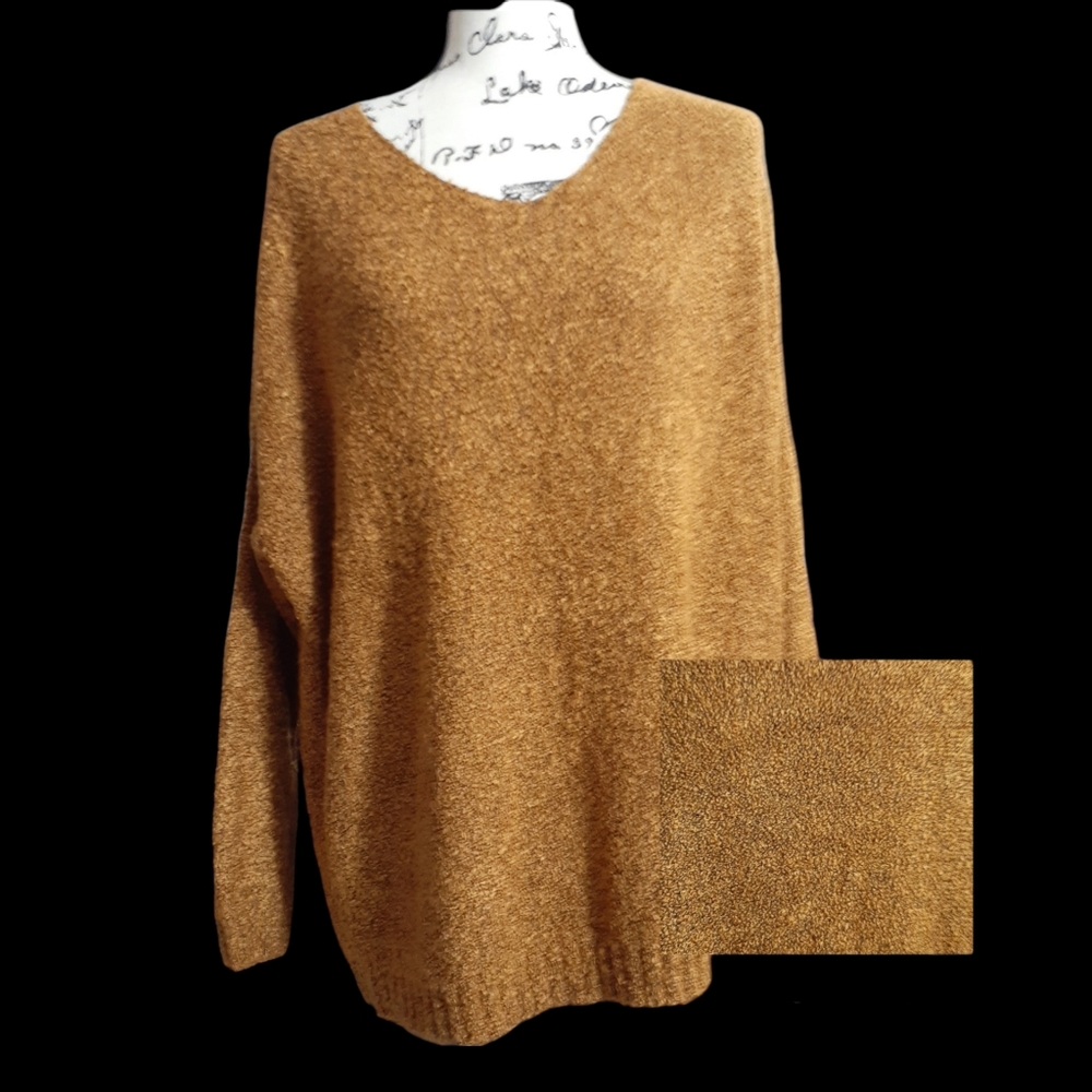 Womens sz Lg Gold popcorn super soft Charlotte Russe sweater